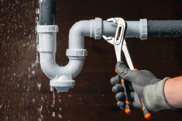 Professional Emergency Plumber technician working in Collinsville, CT